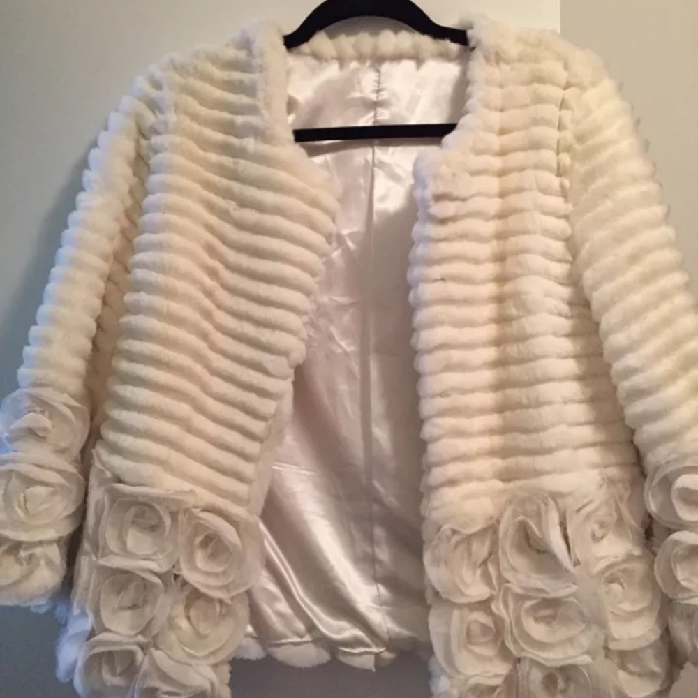 Super Cute Super Fancy Women Real Fur Jacket Small