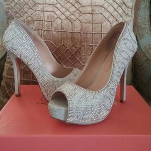 Silver pearl peep toe shoes