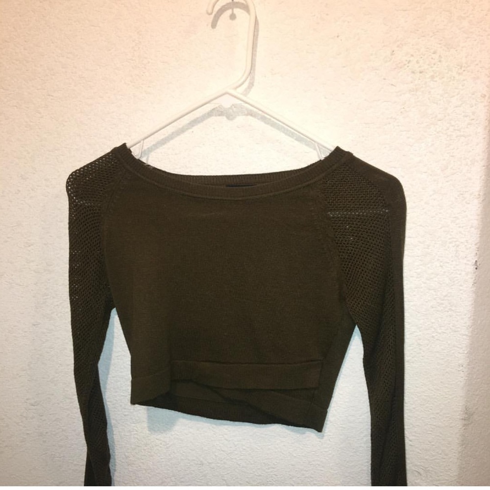 long sleeve crop top