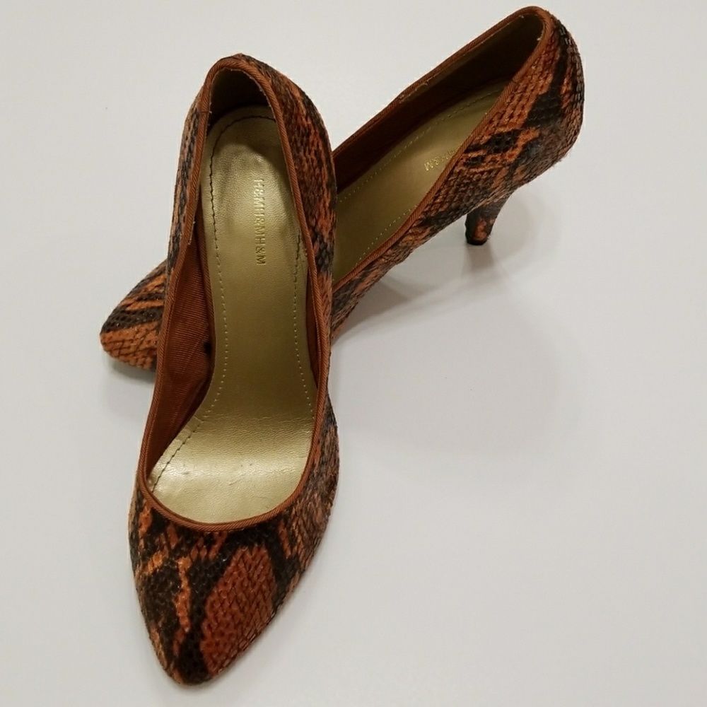 Stunning Snakeskin Print Pumps - SOLD!