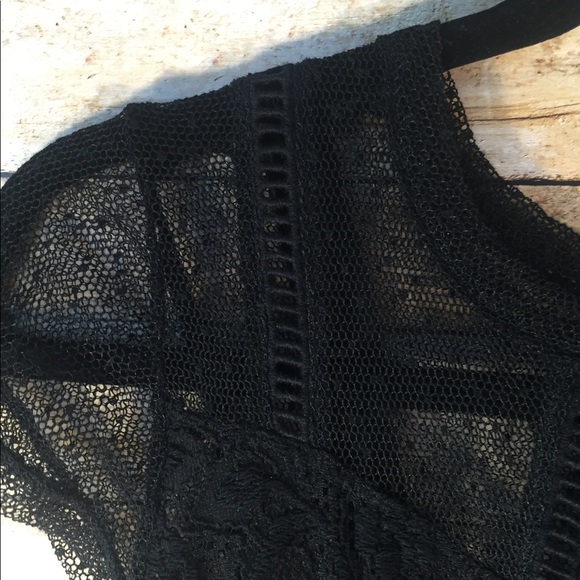 M Lace top - Picture 2 of 4