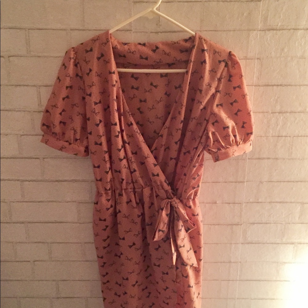 vintage blush bow print wrap dress