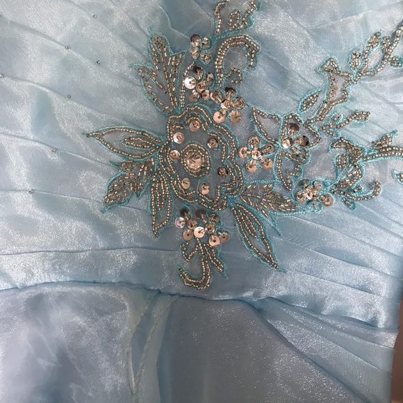 Short formal dress - Picture 2 of 4