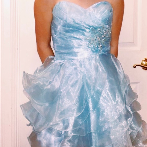 Short formal dress - Picture 1 of 4