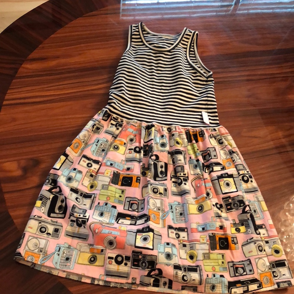 Alejandra kearl dress with cameras sz6/7