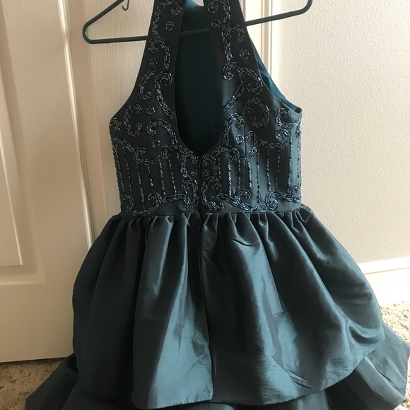 Short formal dress - Picture 3 of 3