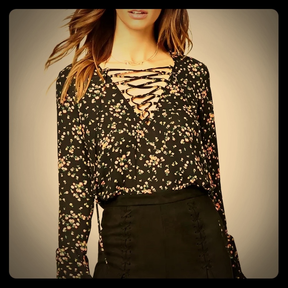 NWT Lace up Floral blouse