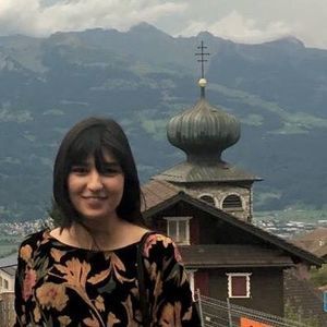 Meet your Posher, Maria camila