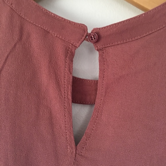 Mauve Flutter Sleeve Cutout Tee - Picture 5 of 6