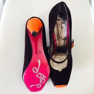 Poetic License "First Look brown suede heels