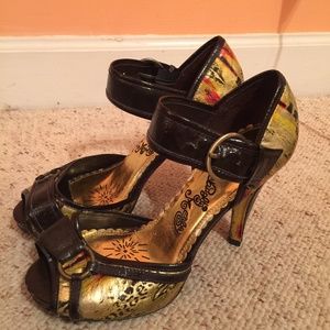 Naughty Monkey -Yellow/Gold Printed Strap Heels