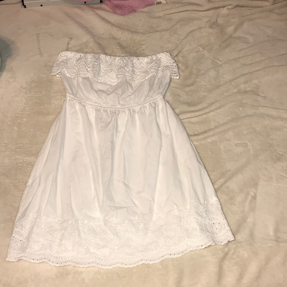 White strapless dress