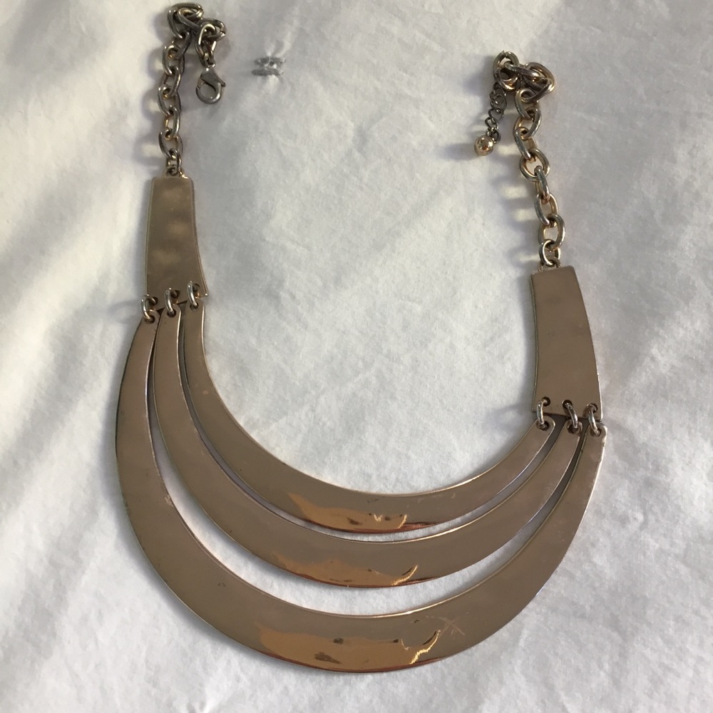 Gold statement necklace - Picture 2 of 2