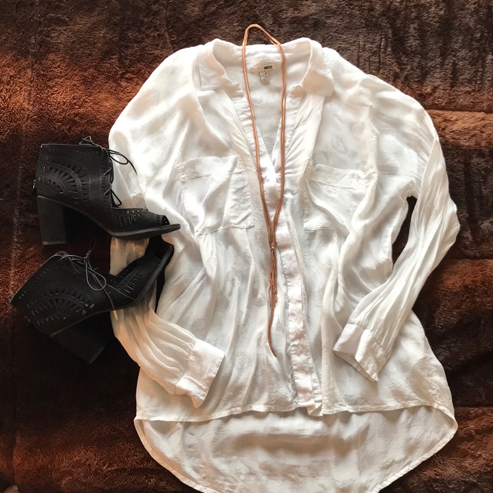 Amuse Society Silky button up blouse