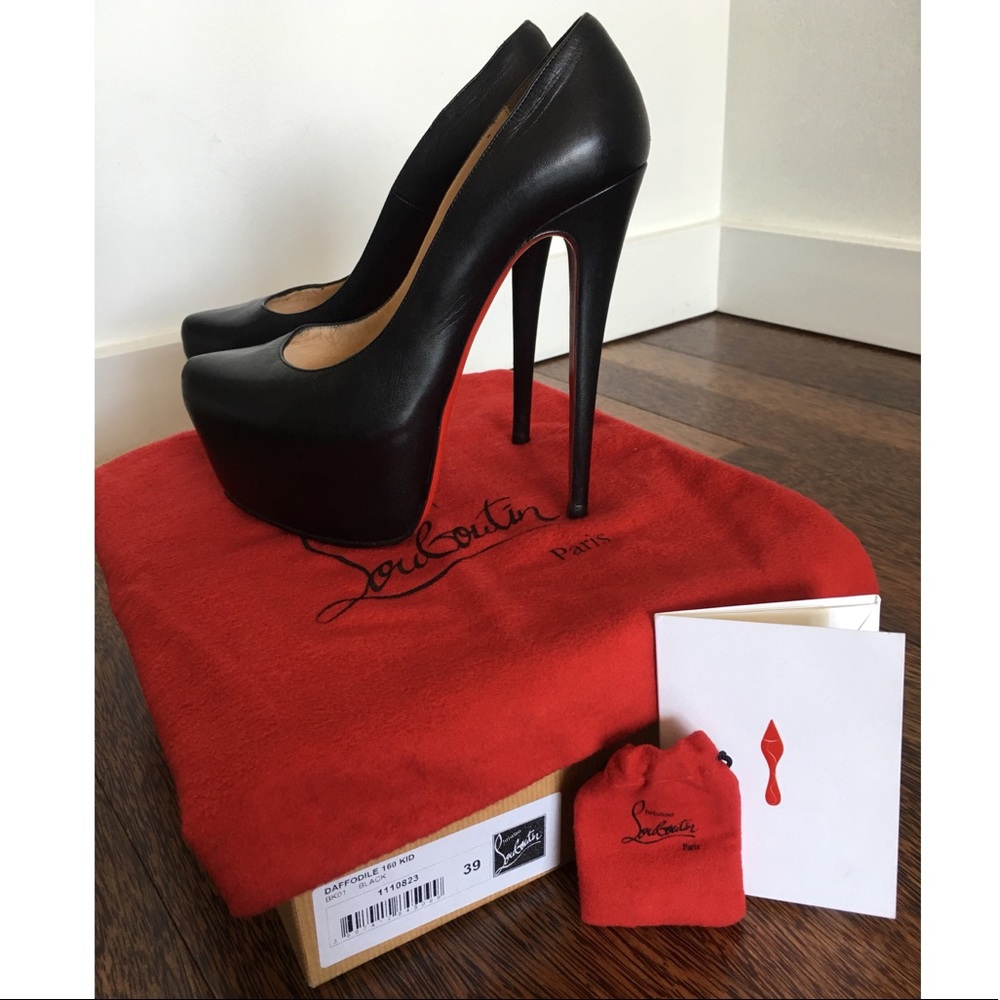 ➰➰ Black Christian Louboutin Daffodile Pumps ➰➰