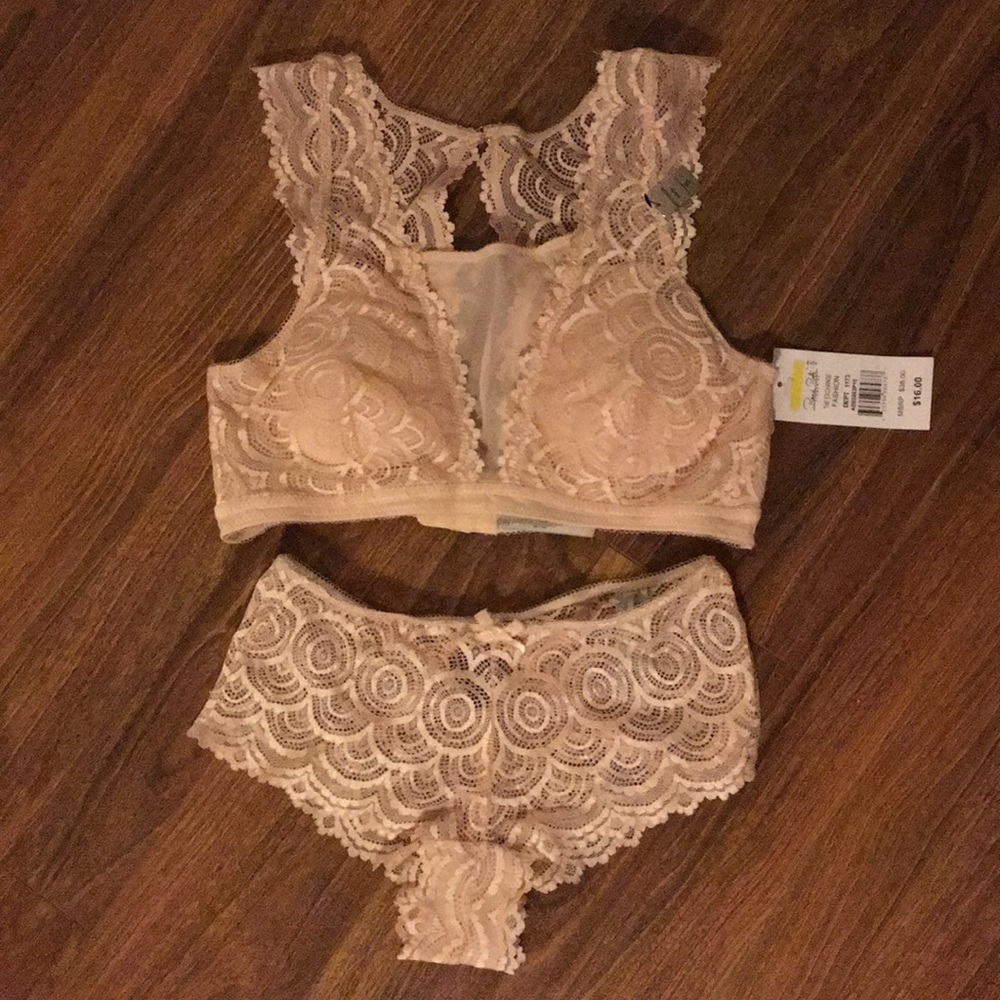 René Rofé Lingerie Size Small, NEVER WORN! NWT