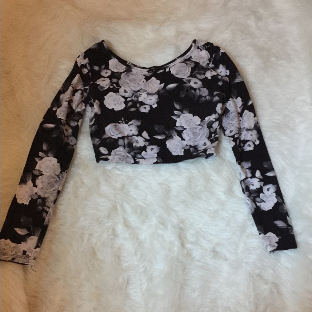 Long Sleeve Floral Crop Top