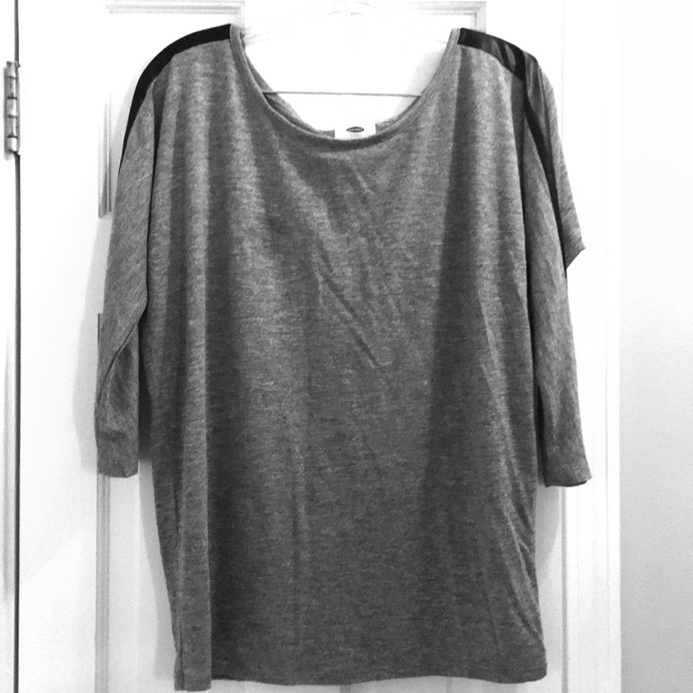 Old Navy quarter sleeve shirt