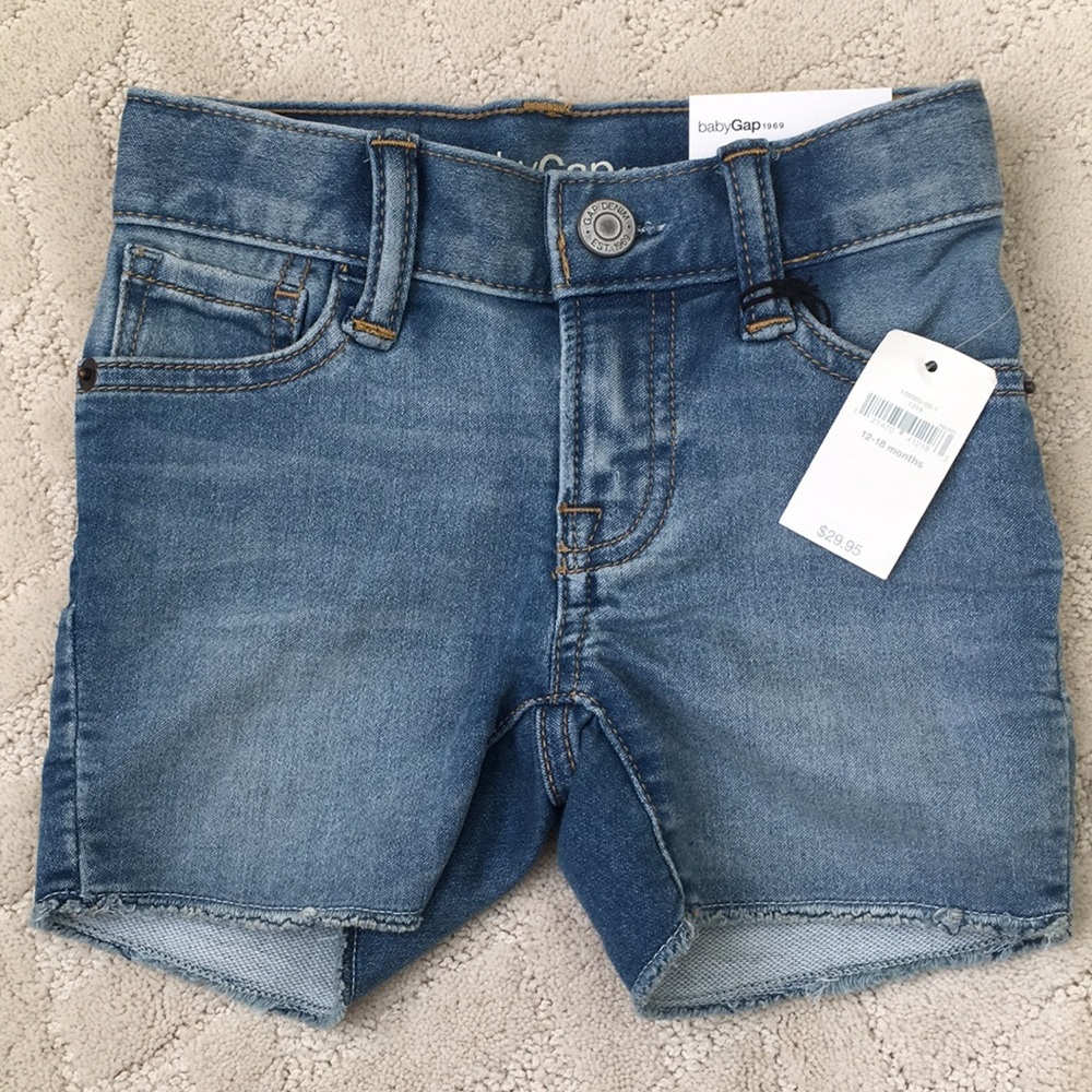 NWT. Gap Denim cutoff shorts