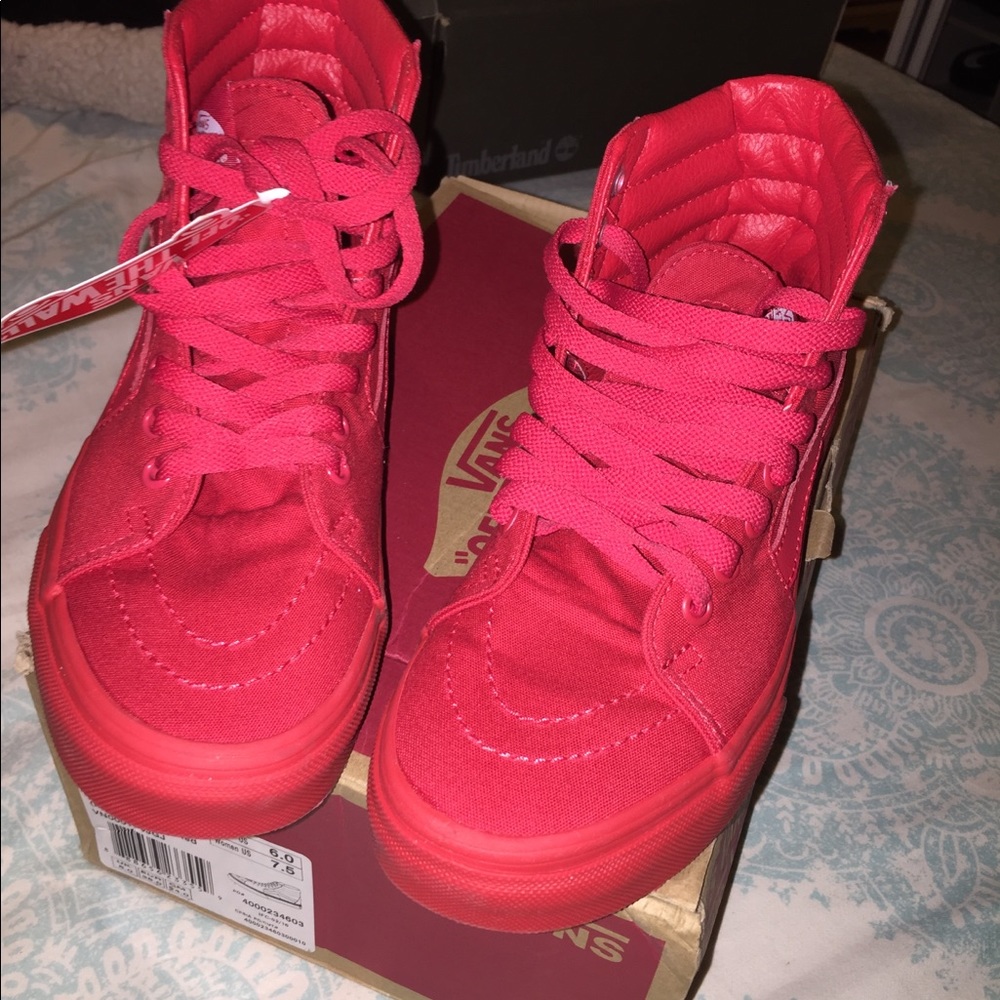 VANS SIZE 6 men/7.5 women