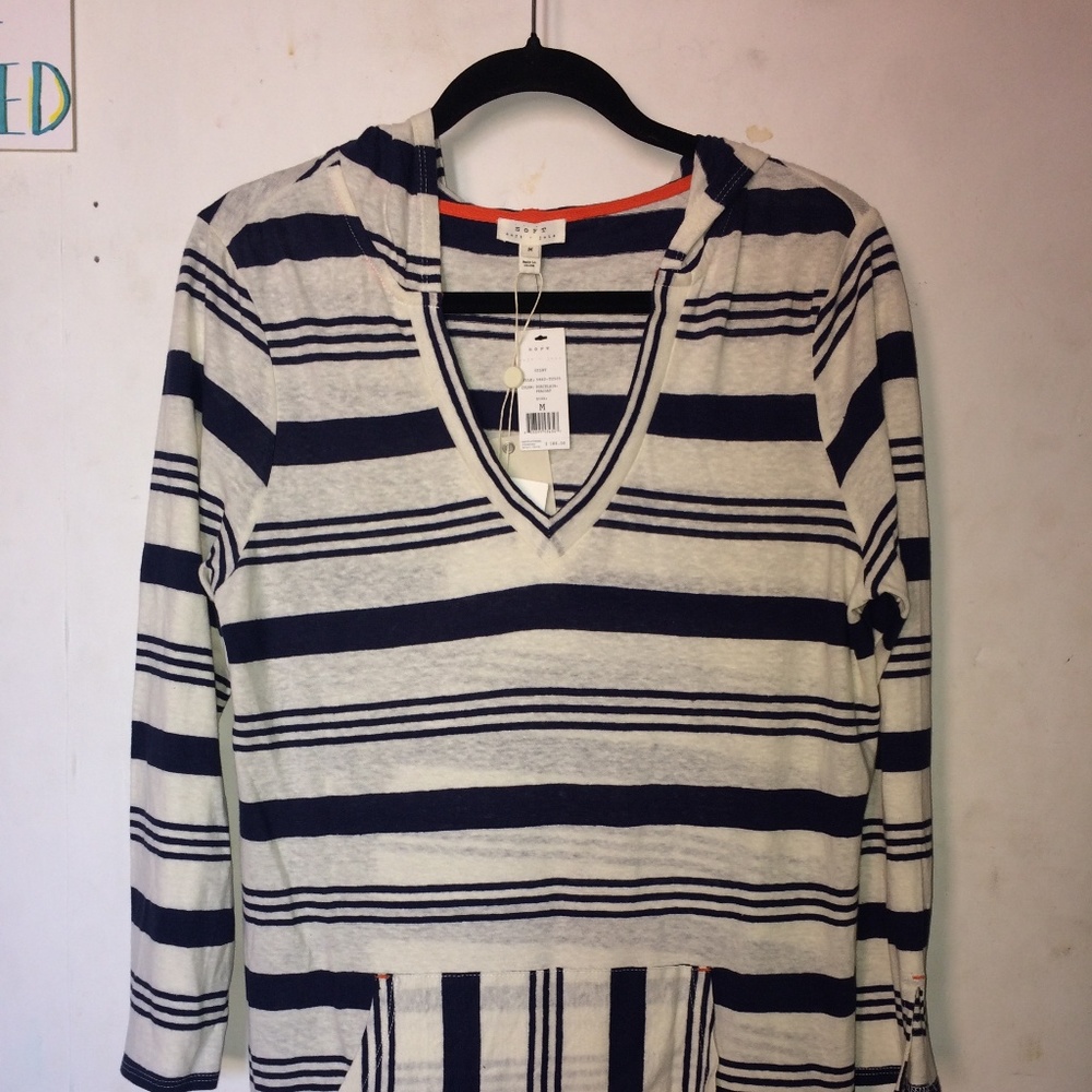 'Gilby' V-Neck Hoodie Pullover