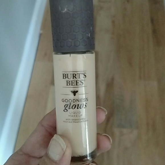 Burt's bees mskeup - Picture 1 of 2