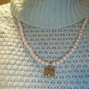 Faux pearls necklace