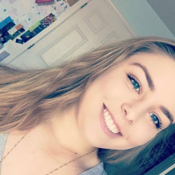 Meet your Posher, Danielle - Picture 1 of 1