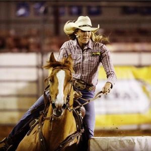 Meet your Posher, Casey