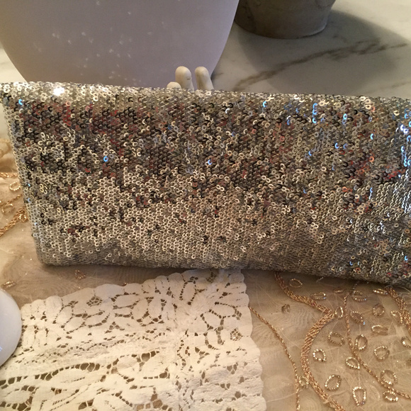 Silver Sequined Envelope Bag - Picture 2 of 3