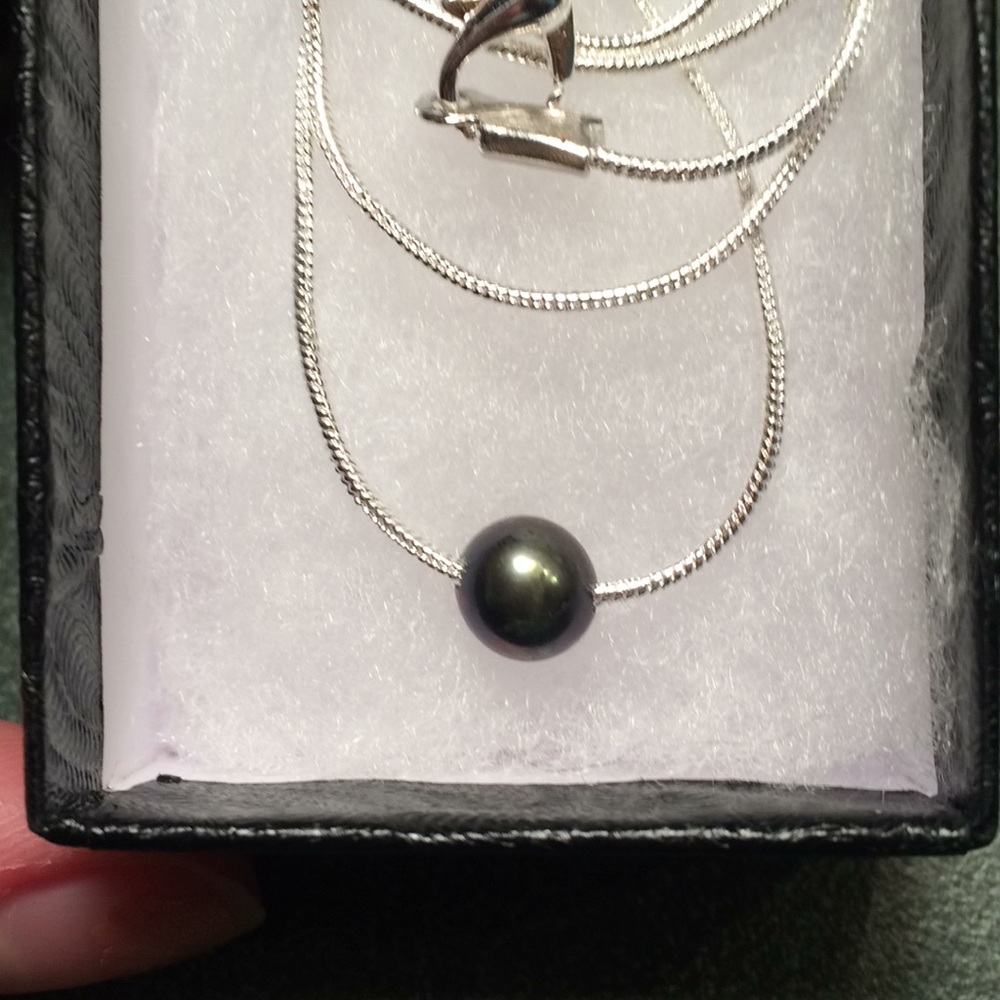 “Real” Salt-water Pearl Necklace