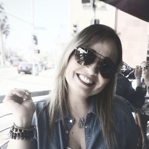 Meet your Posher, Connie