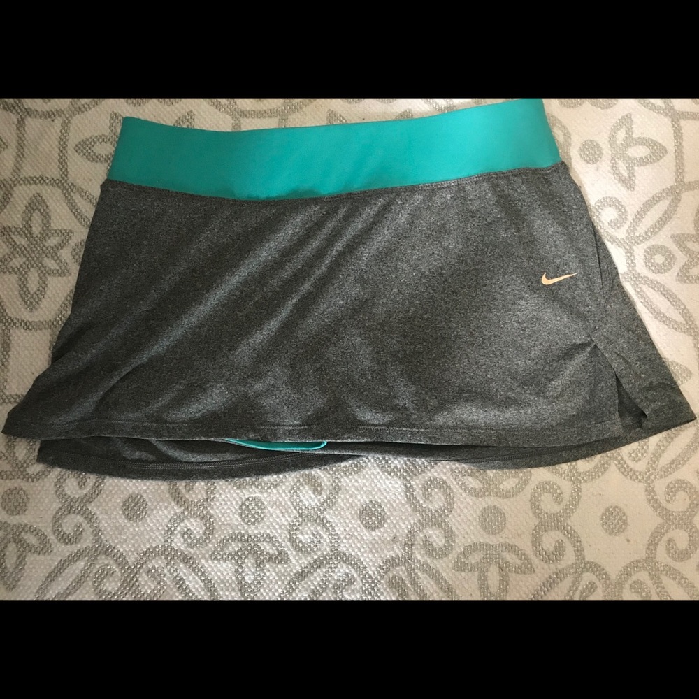 Nike Dri fit tennis skirt - Picture 1 of 2