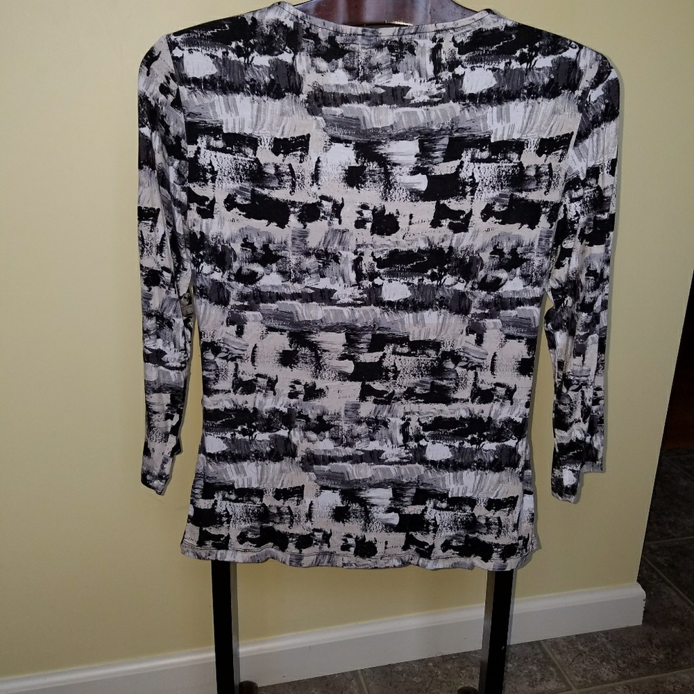 Top - Picture 2 of 3