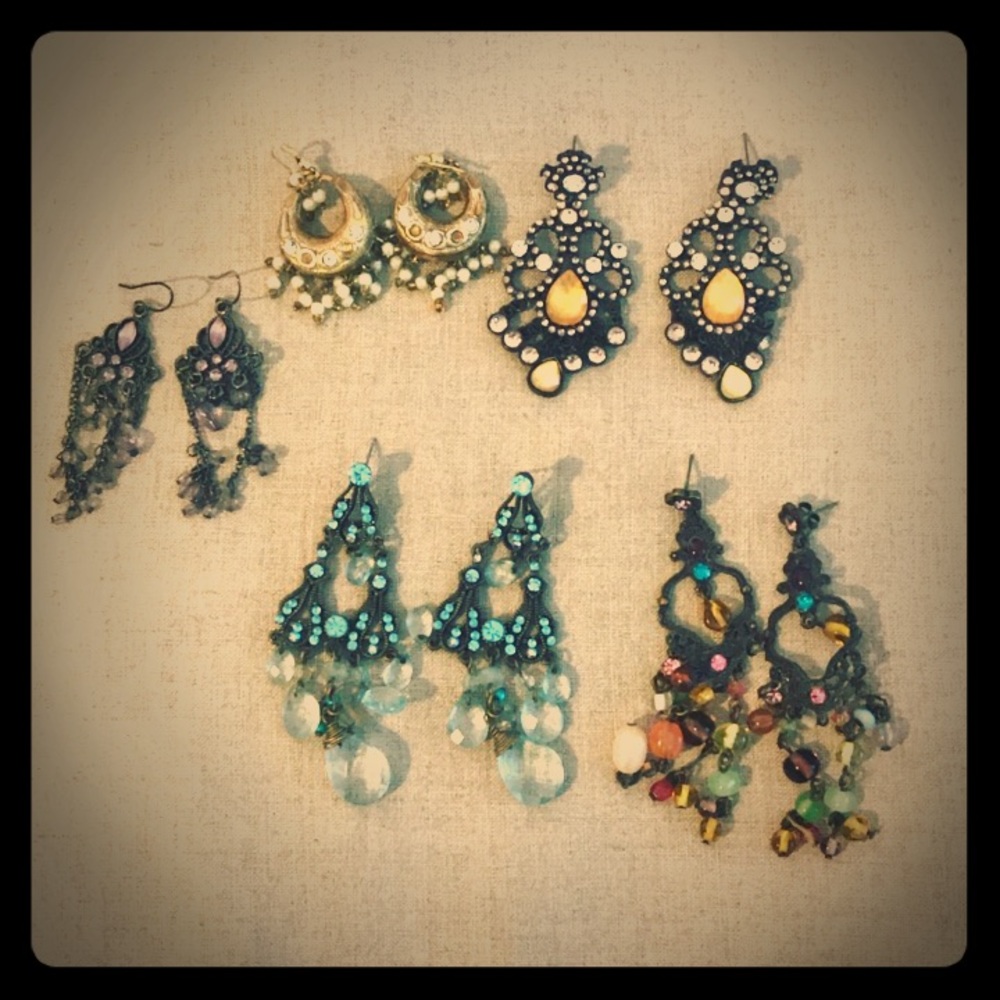 Dangly Earring Bundle. 5 pair of pretty earrings.