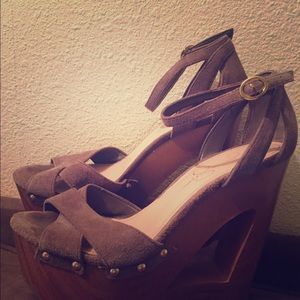 Jessica Simpson wedges