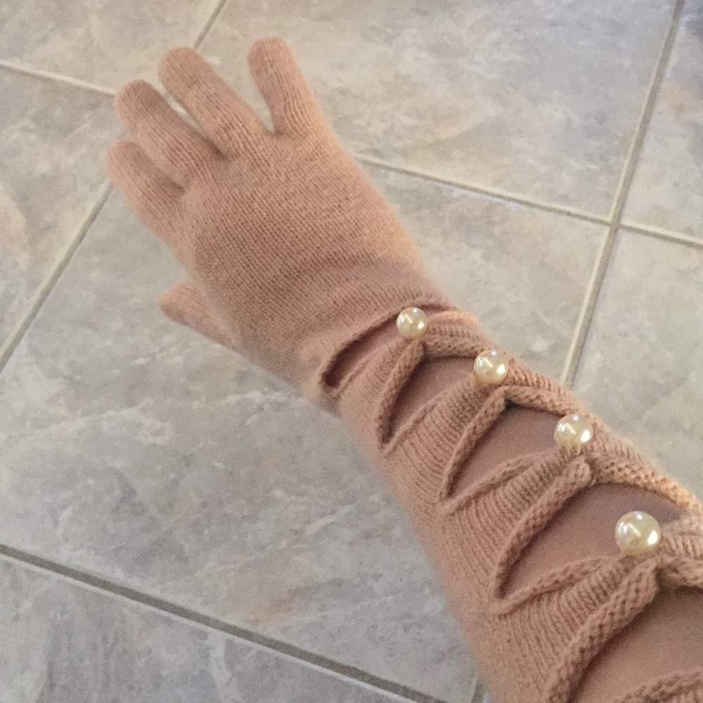 Long Tan Cut-out Gloves