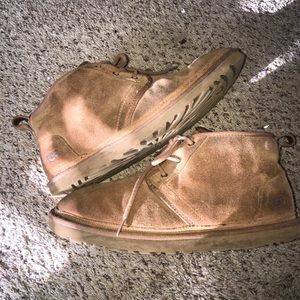Men’s neumal chestnut UGGs
