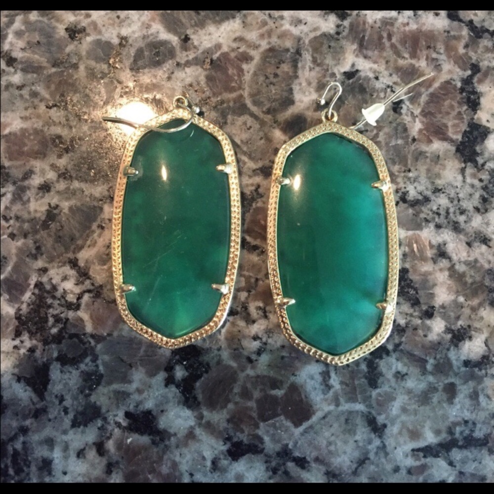 Kendra Scott Danielle earrings
