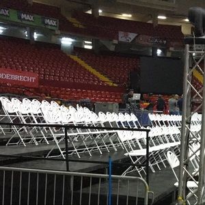 Meet your Posher, Carlos