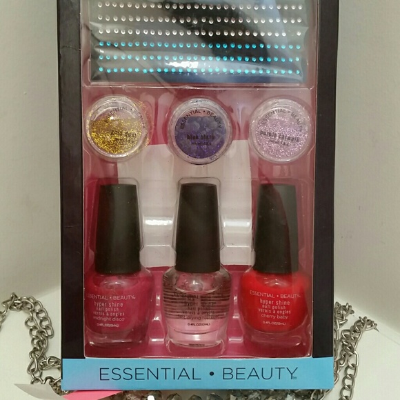 Glitzy Glam trend-setting glitter & blind nail kit - Picture 3 of 7