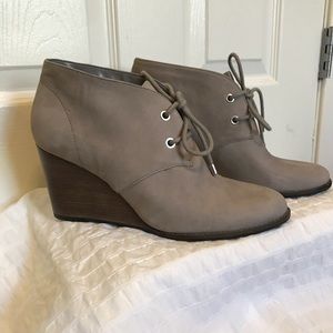 Cole Haan Nubuck wedge bootie sz 9