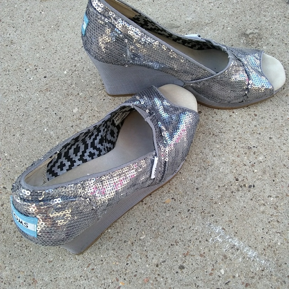 Toms shoes