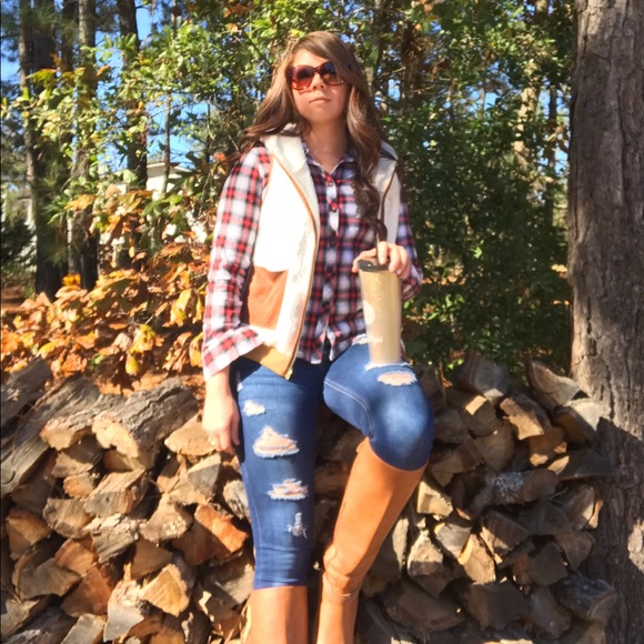 << Shearling Fur Brown Hooded Vest >> - Picture 3 of 5