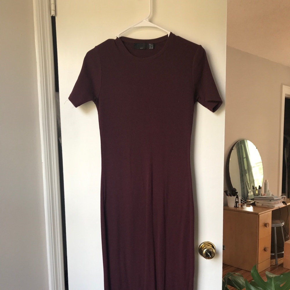 [Zara] Ribbed Burgundy Maxi Dress