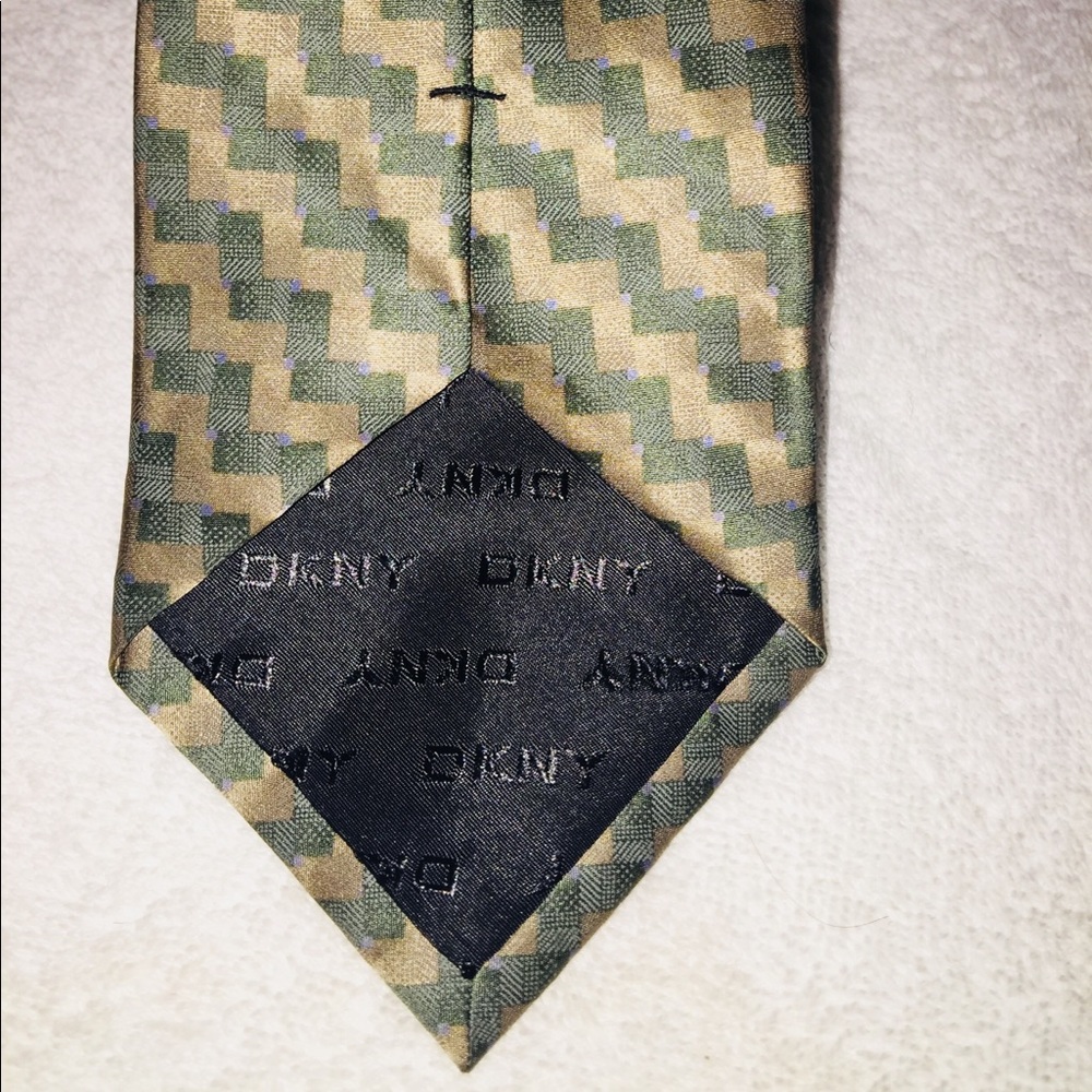 Donna Karen New York Men’s Tie