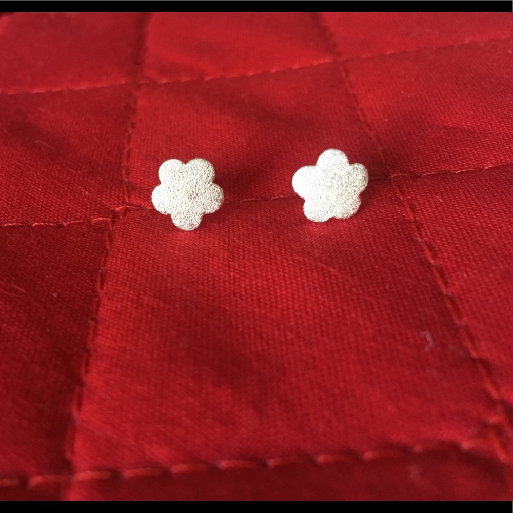 925 Sterling Silver Flower Textured Earrings