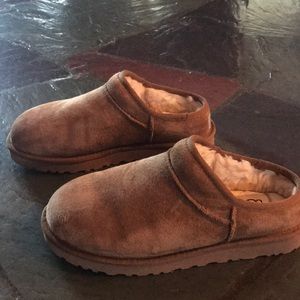 Practically brand new UGG clogs