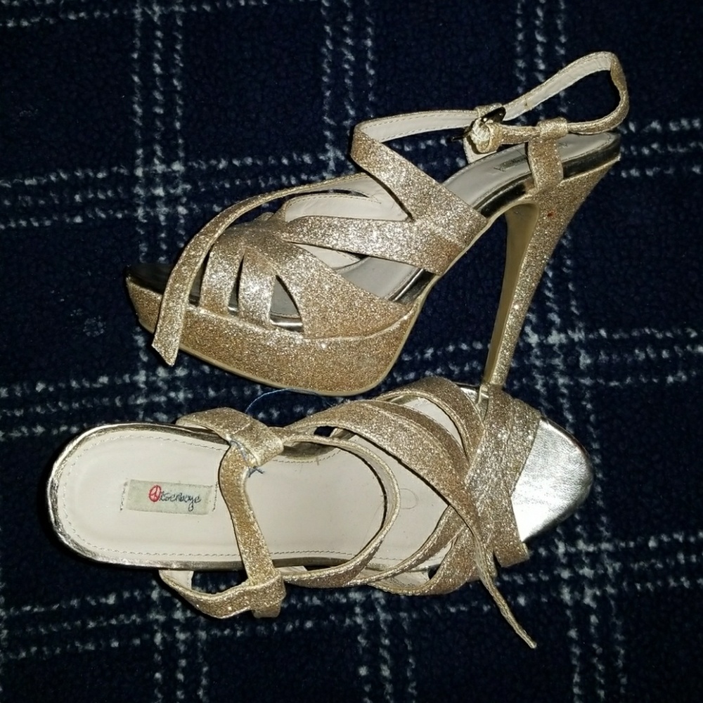 Shimmering gold high heels