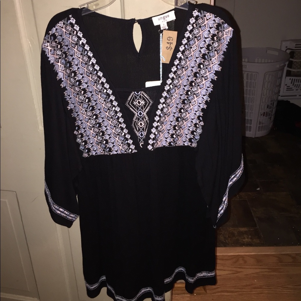 UMGEE TUNIC BNWT BEAUTIFUL